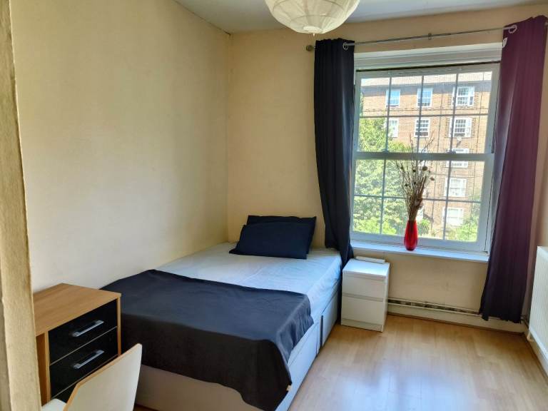 Cosy Room with a View Zone 1