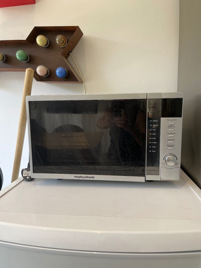 Morphy Richards Microwave Oven – Silver, Good Condition