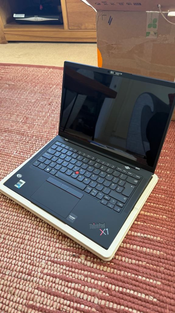 Lenovo ThinkPad X1 Carbon Gen 10 Laptop - brand new never used 