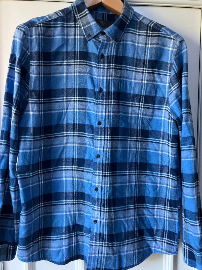 MENS CHECKED SHIRT SIZE (L)