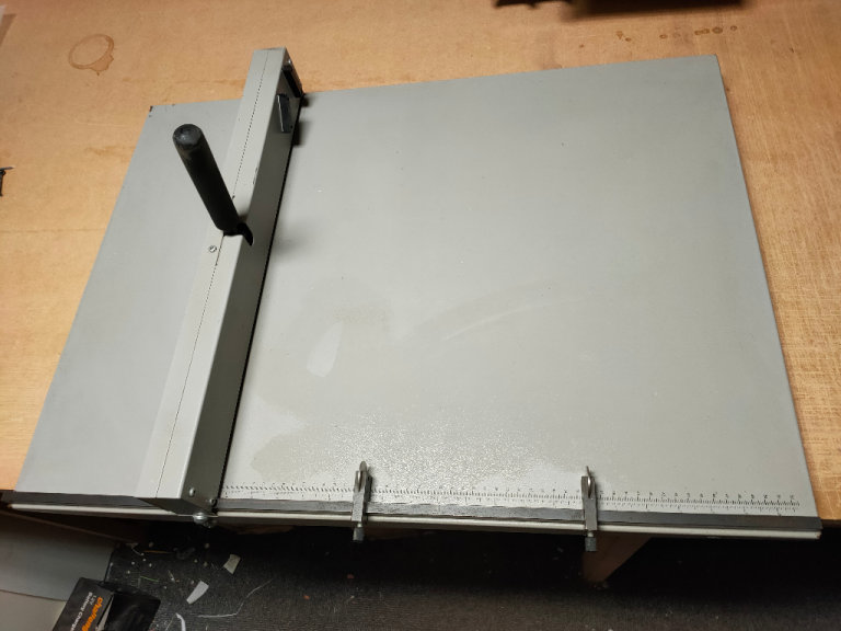 Manual paper creaser 750 x 550mm