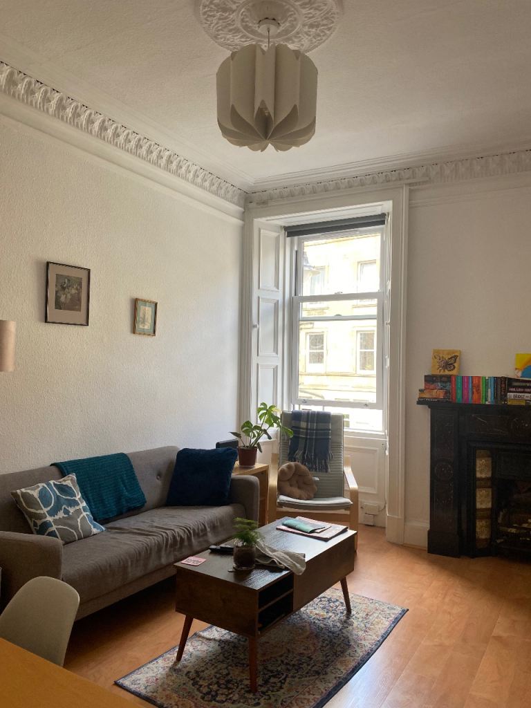 Lovely flat located in Polwarth