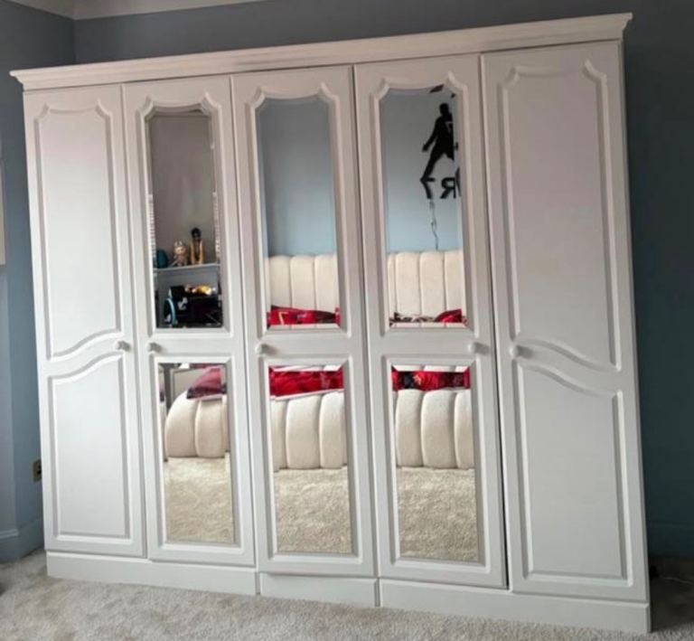 White Wooden Wardrobe with Mirrors – Good Condition