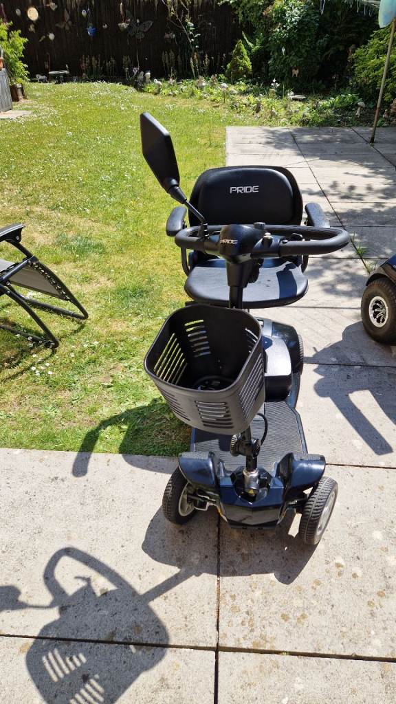 Electric scooter excellent condition 