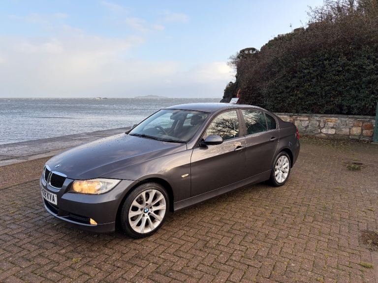 2008 BMW 318i EDITION SE. Nice looking & driving car 