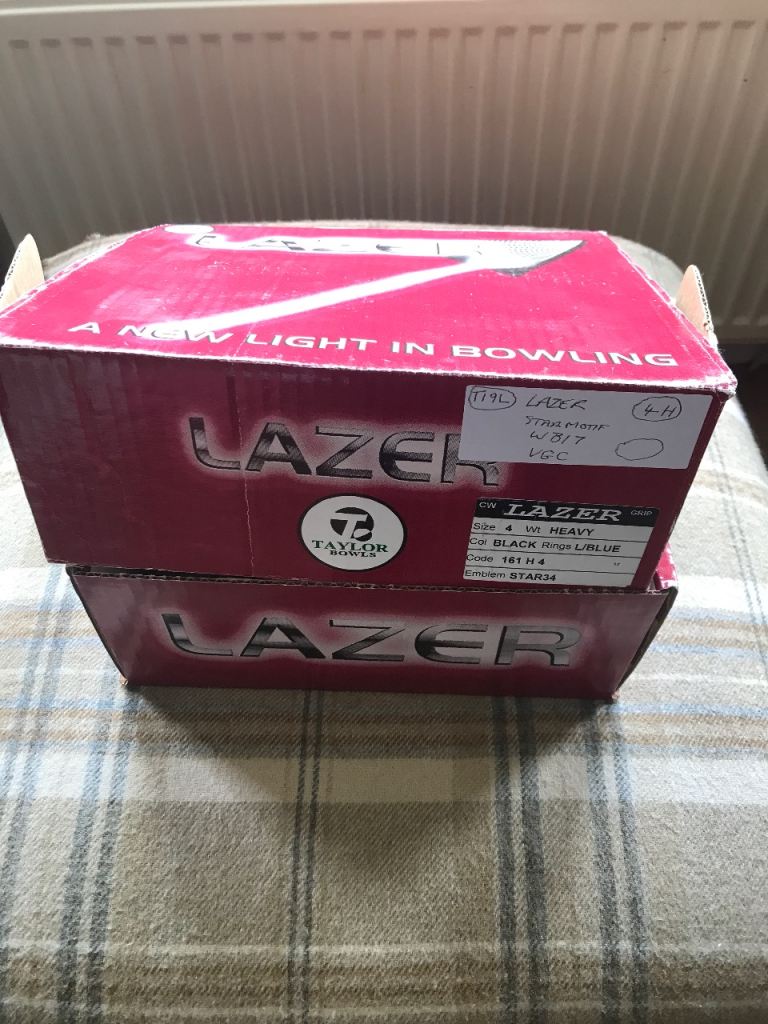 Taylor Lazer size 4H WB17 bowls. Blue Star motif. VGC. 