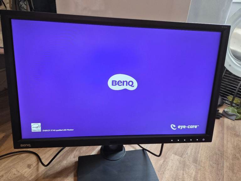 Benq computer monitor (24inches)
