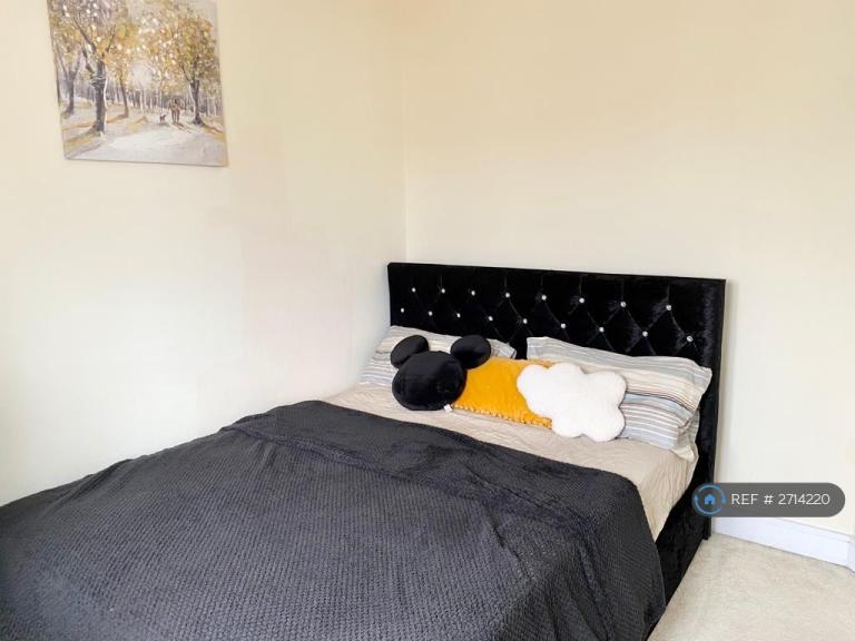 3 bedroom house in Wynne Crescent, Rugby, CV21 (3 bed) (#2714220)