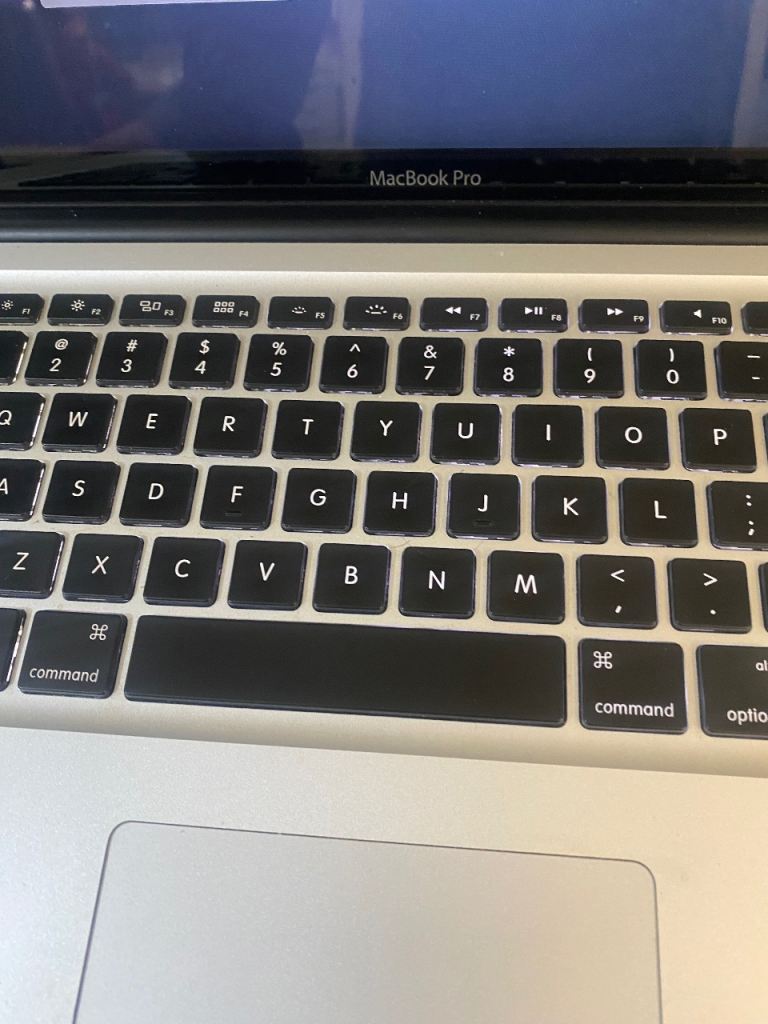 Apply MacBook Pro 2012 15 inches laptop 