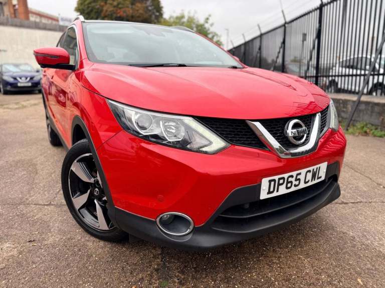 2015 Nissan Qashqai 1.5 dCi N-Tec+ 5dr HATCHBACK Diesel Manual