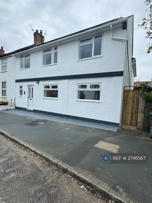 1 bedroom in Purewell, Christchurch, BH23 (#2746587)