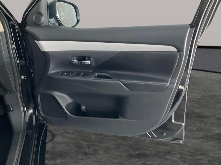 2015 Mitsubishi Outlander 2.0h 12kWh GX4hs SUV 5dr Petrol Plug-in Hybrid CVT 4WD Euro 5 (s/s) (20...