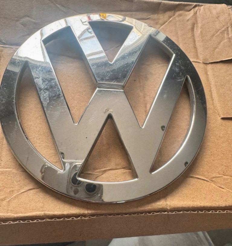 VW CAR BADGE 