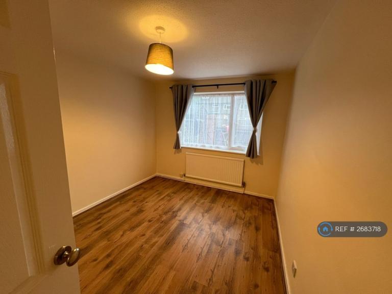 1 bedroom flat in Willoughby Avenue, Croydon, CR0 (1 bed) (#2683718)