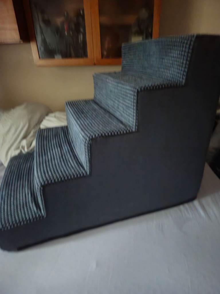 Pet stairs 