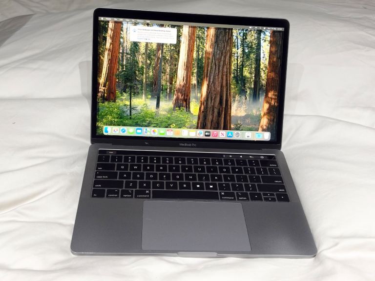 CAN HAND DELIVER, MACBOOK PRO 2019 13” LAPTOP I7, 512GB,16 GB RAM, SPACE GREY, FULL WORKING ORDER 