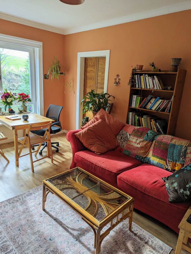 Room to rent - Southside - Available 1st of June