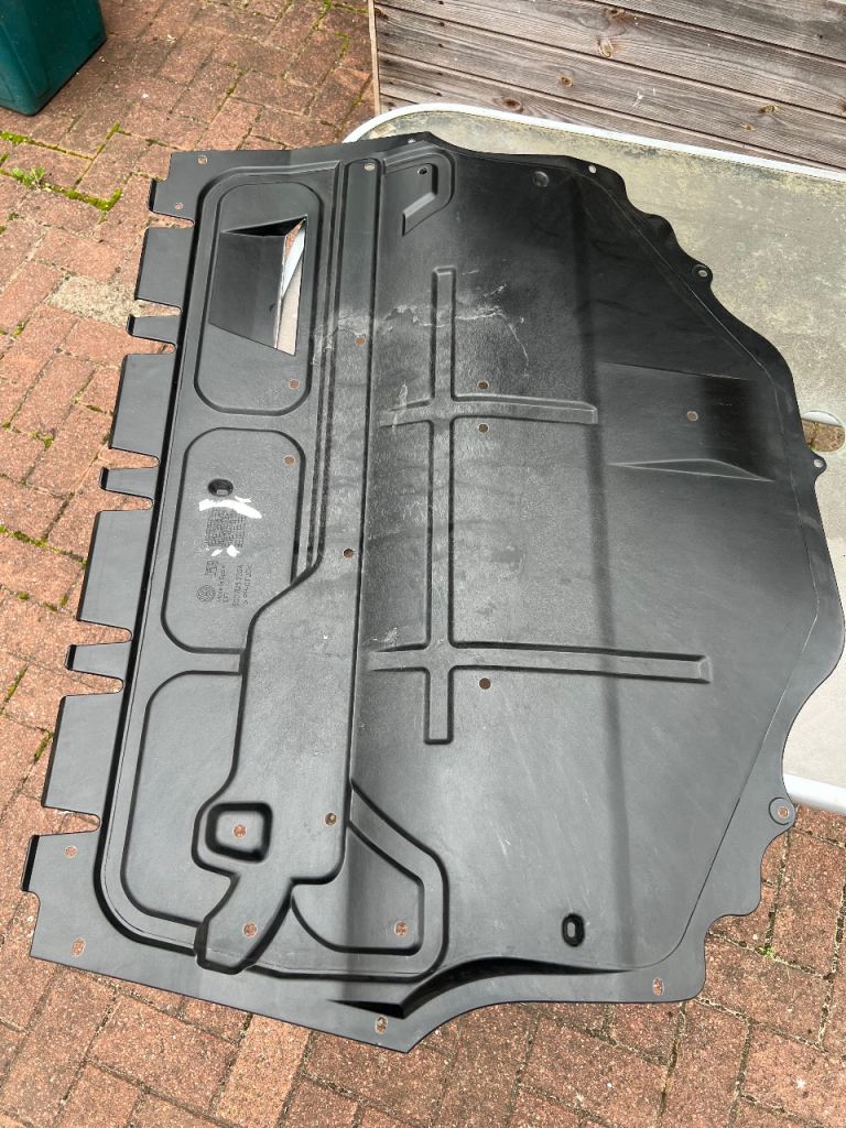 VW POLO UNDERTRAY £35