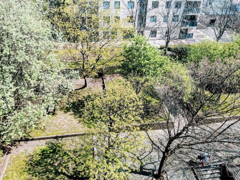 Tripple bedroom with balcony+ free parking in Liverpool 