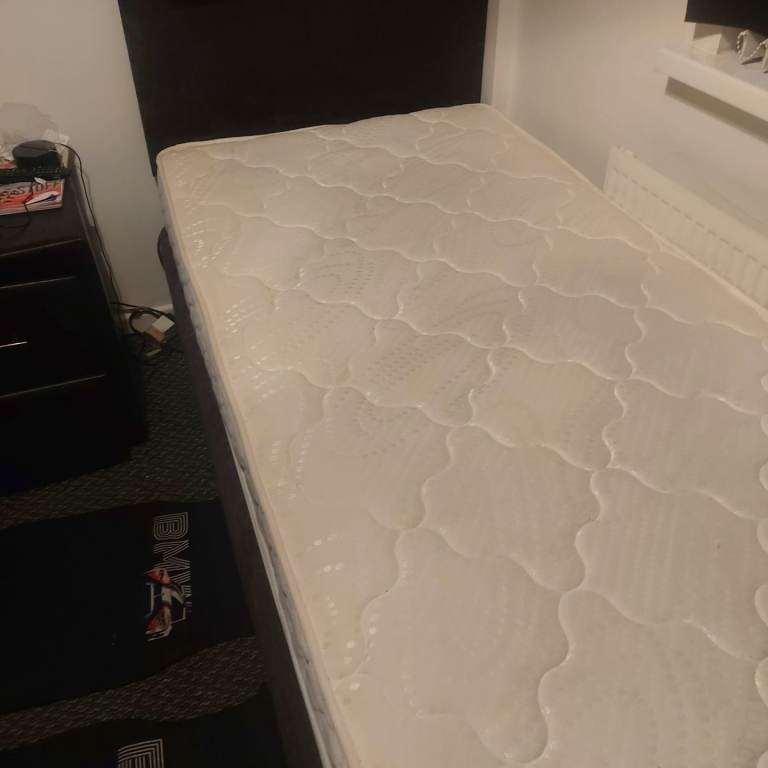 single bed ex condition