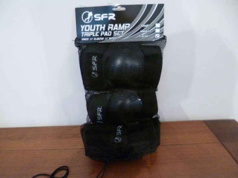 SFR Youth’s triple pad set, Large. New, for Ramp works Bike Skateboard and Scooter    Activities.