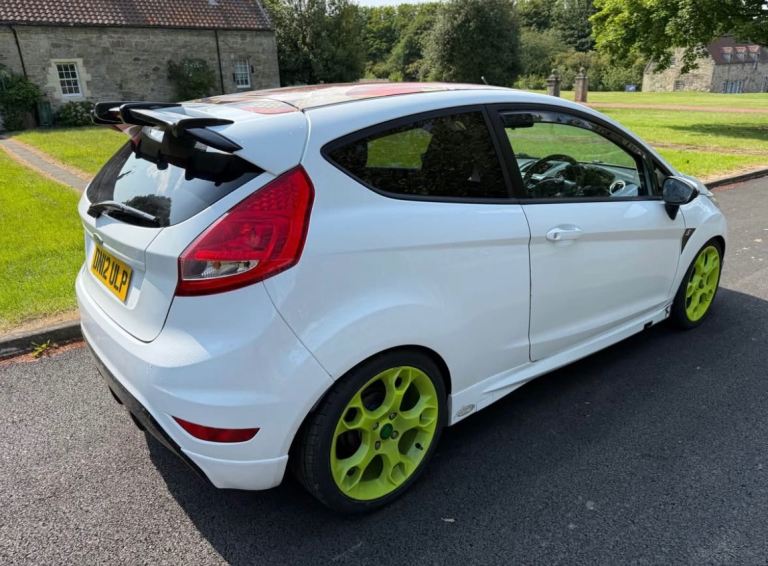 Ford, FIESTA, Hatchback, 2012, Manual, 1596 (cc), 3 doors