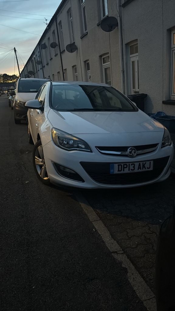 Vauxhall, ASTRA, Hatchback, 2013, Manual, 1598 (cc), 5 doors