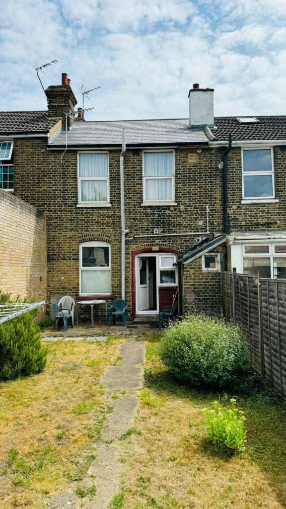 1 bed flat for rent, Greenhithe £1000 PCM