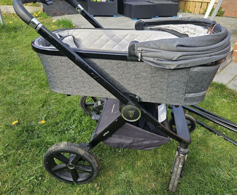 Venicci Upline 2 Travel system bundle