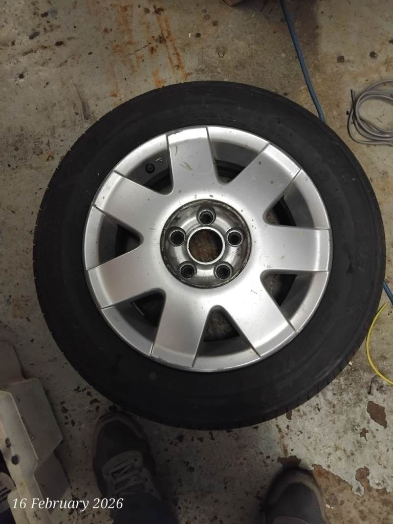 VW POLO 2006 on Wheel and Tyre