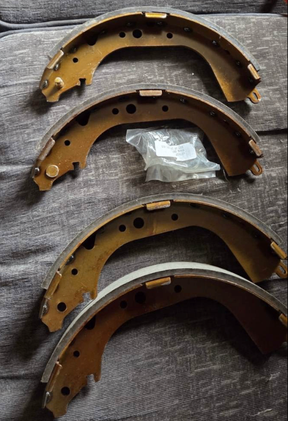 toyota hilux 2005 mk5 kdn165 and other models Brake shoes