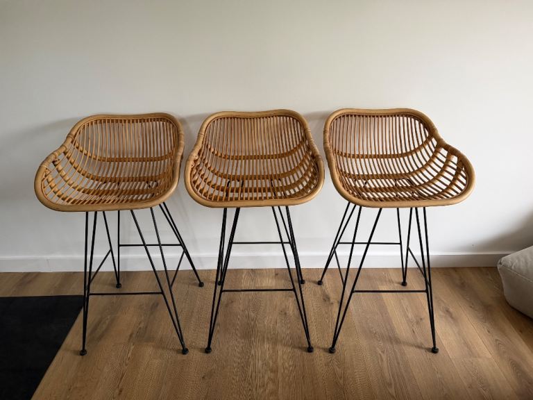 Set of 3 Rattan Bar Stools with Black Metal Legs