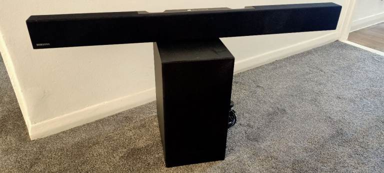 Samsung Soundbar with Subwoofer