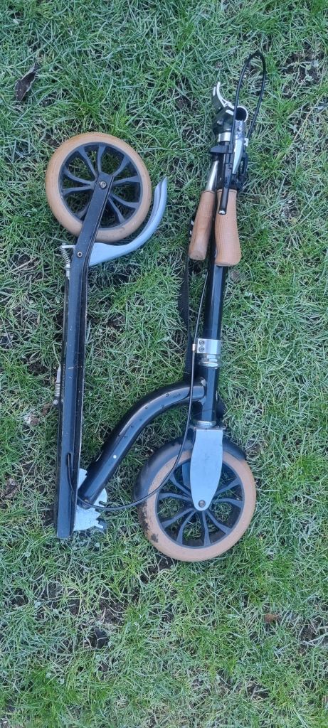 Frenzy adult scooter, perfect for teen. 