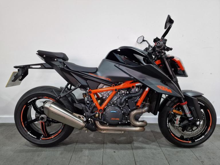 2021 KTM 1290 Superduke R, Full Tech Pack, Full Maxton Suspension, Fly Screen
