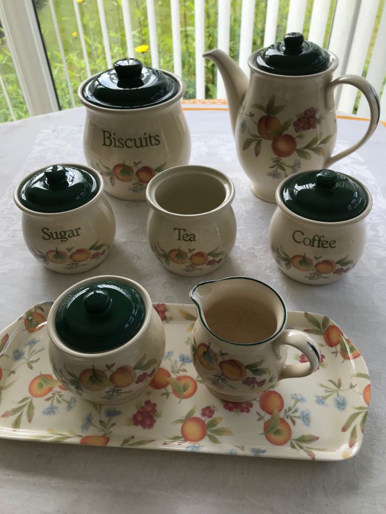 Cloverleaf kitchen set