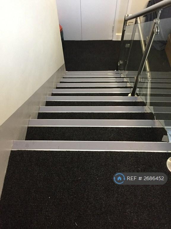 image for 1 bedroom flat in High Street, High Wycombe, HP11 (1 bed) (#2686452)