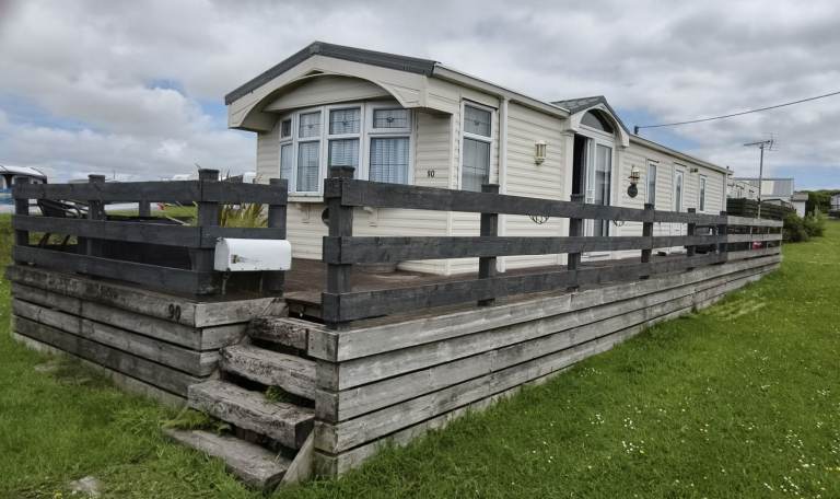 Residential Caravan & Plot - Willerby Lyndhurst 2004 - Newgale, Pembrokeshire