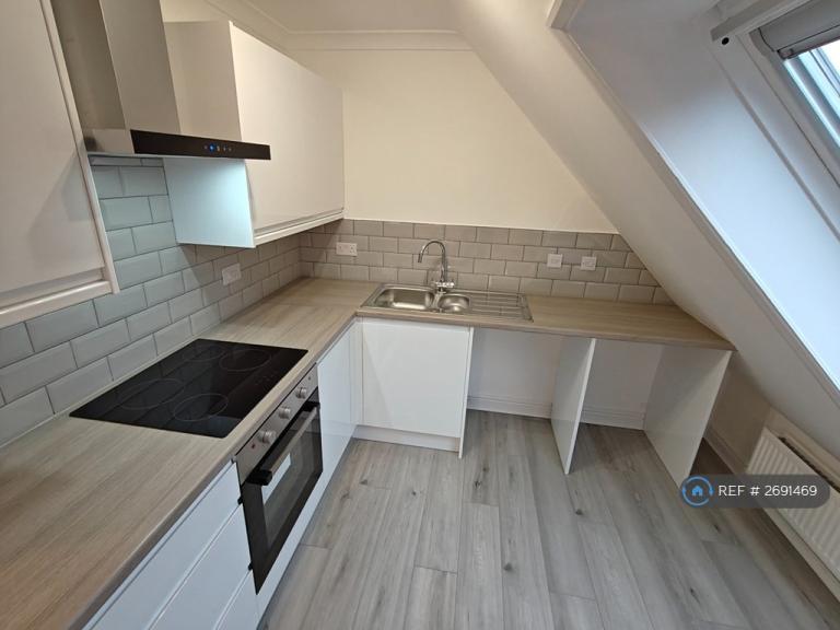 1 bedroom flat in Cabourne Court, Lincoln, LN2 (1 bed) (#2691469)