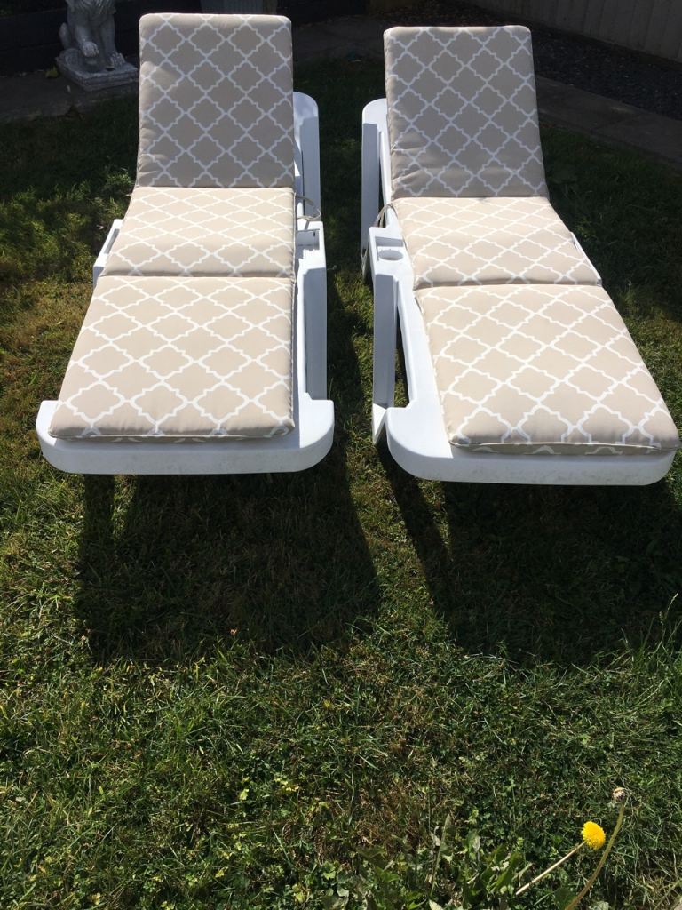Pair of White Sun Loungers with  Cushions – Excellent Condition