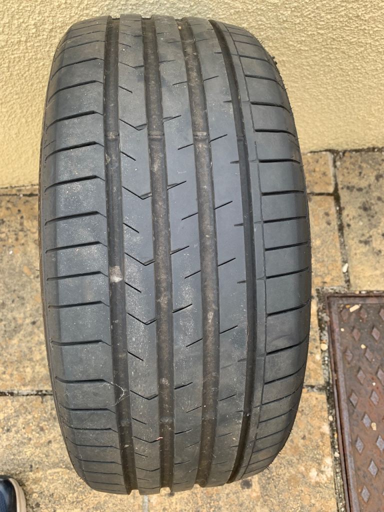 Car tyre Royal Black ll 225/45 ZR17