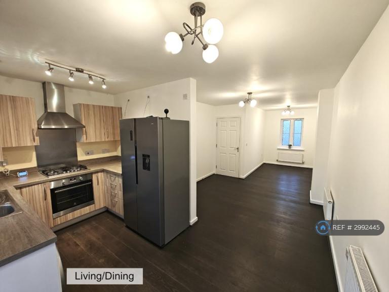 4 bedroom house in Alpine Close, Epsom, KT19 (4 bed) (#2992445)