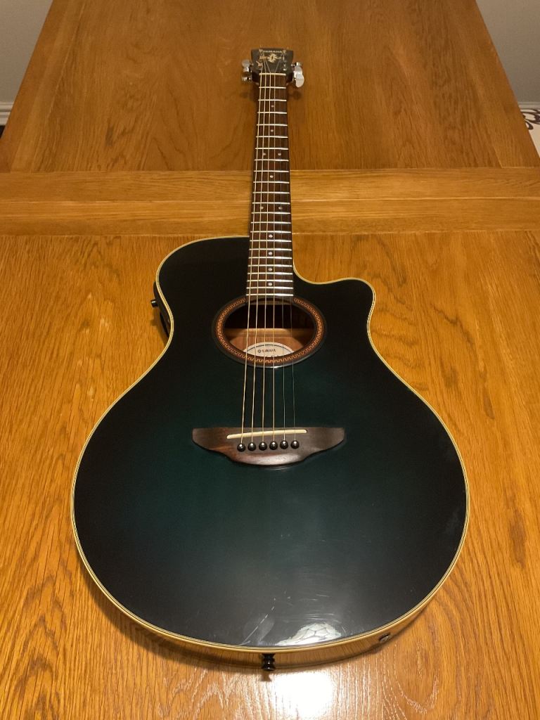 Yamaha APX-5A electro acoustic guitar with hard case