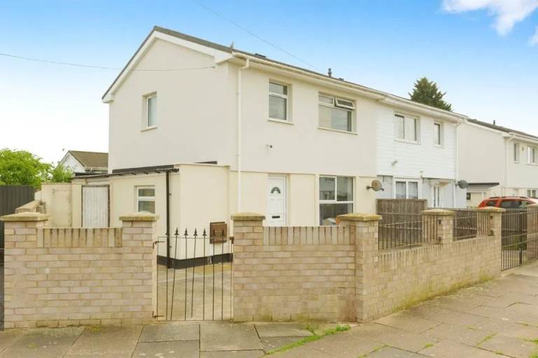 3 Bed Semi-Detached House, Birds Nest Avenue, LE3