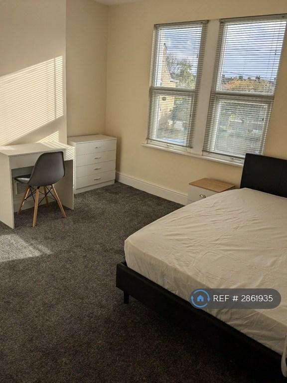 1 bedroom in Longfellow Road, Gillingham, ME7 (#2861935)