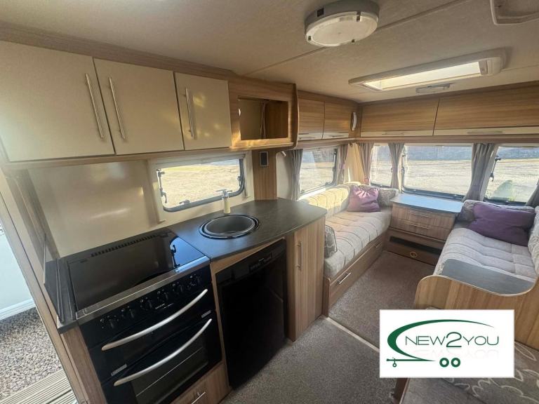 2015 Lunar Quasar 524 4 Berth Berth Caravan - STOCK NO H034