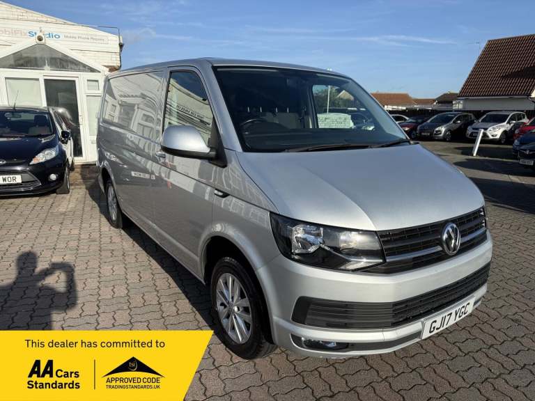 2017 Volkswagen Transporter 2.0 TDI T28 BlueMotion Tech Highline FWD SWB Euro 6 (s/s) 5dr PANEL V...