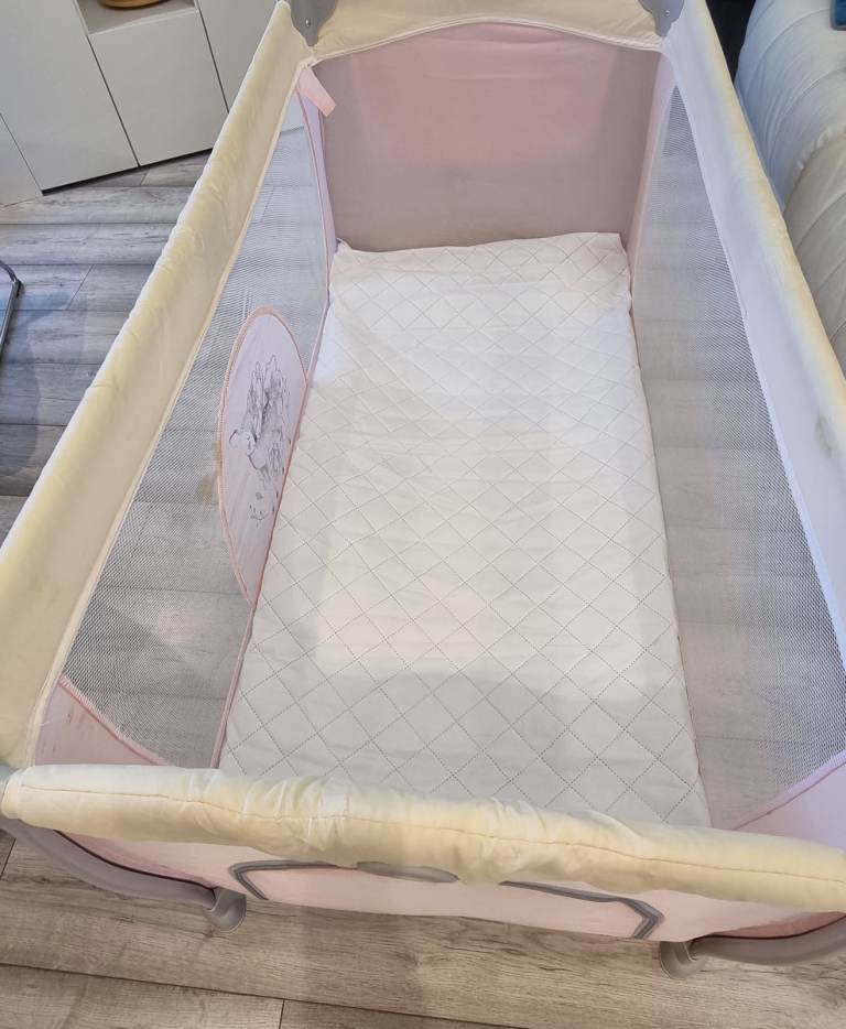 Travel cot for baby/toddler