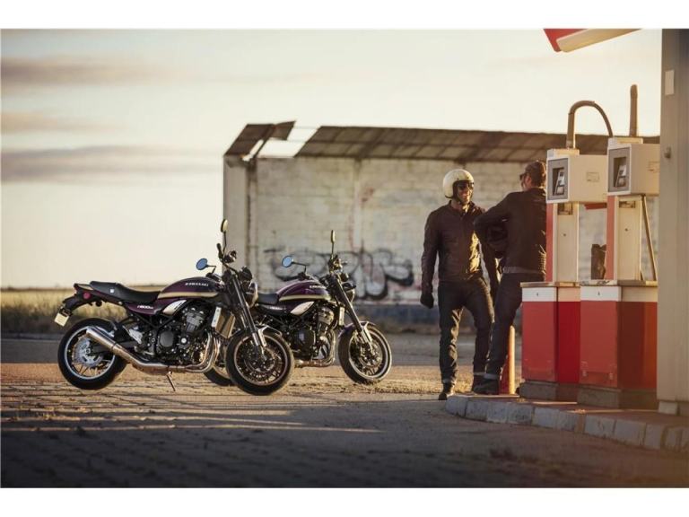 Kawasaki Z900RS ZR900 2025