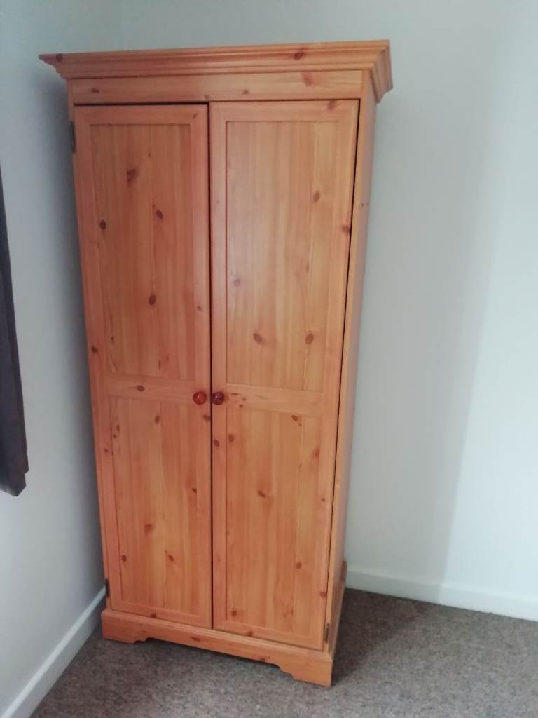 Pine Wardrobe with Double Doors – Good Condition